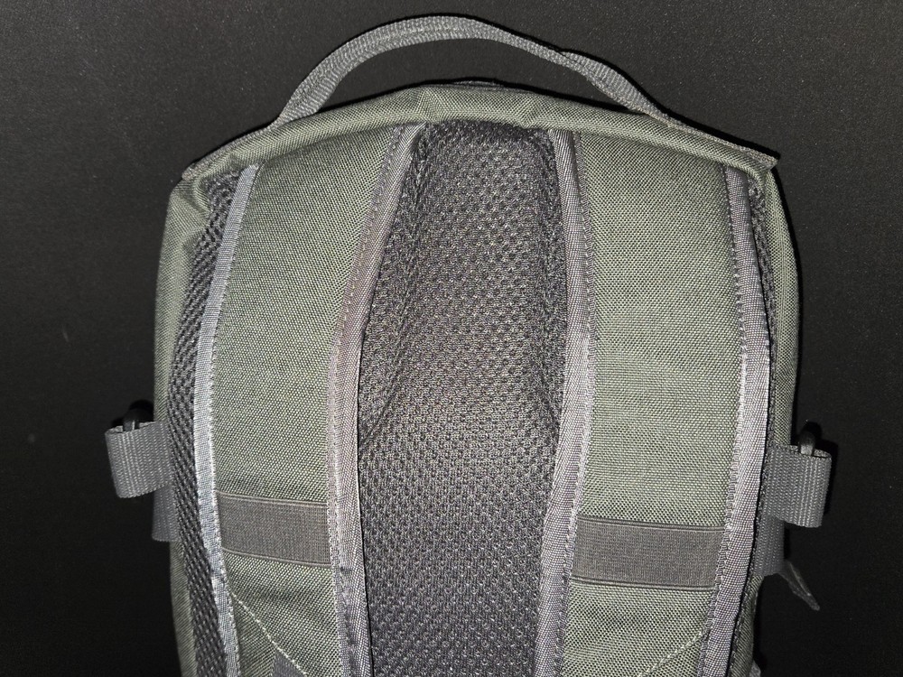 Tasmanian Tiger Essential Pack MKII Green Molle System Patch Holder Hand Loop