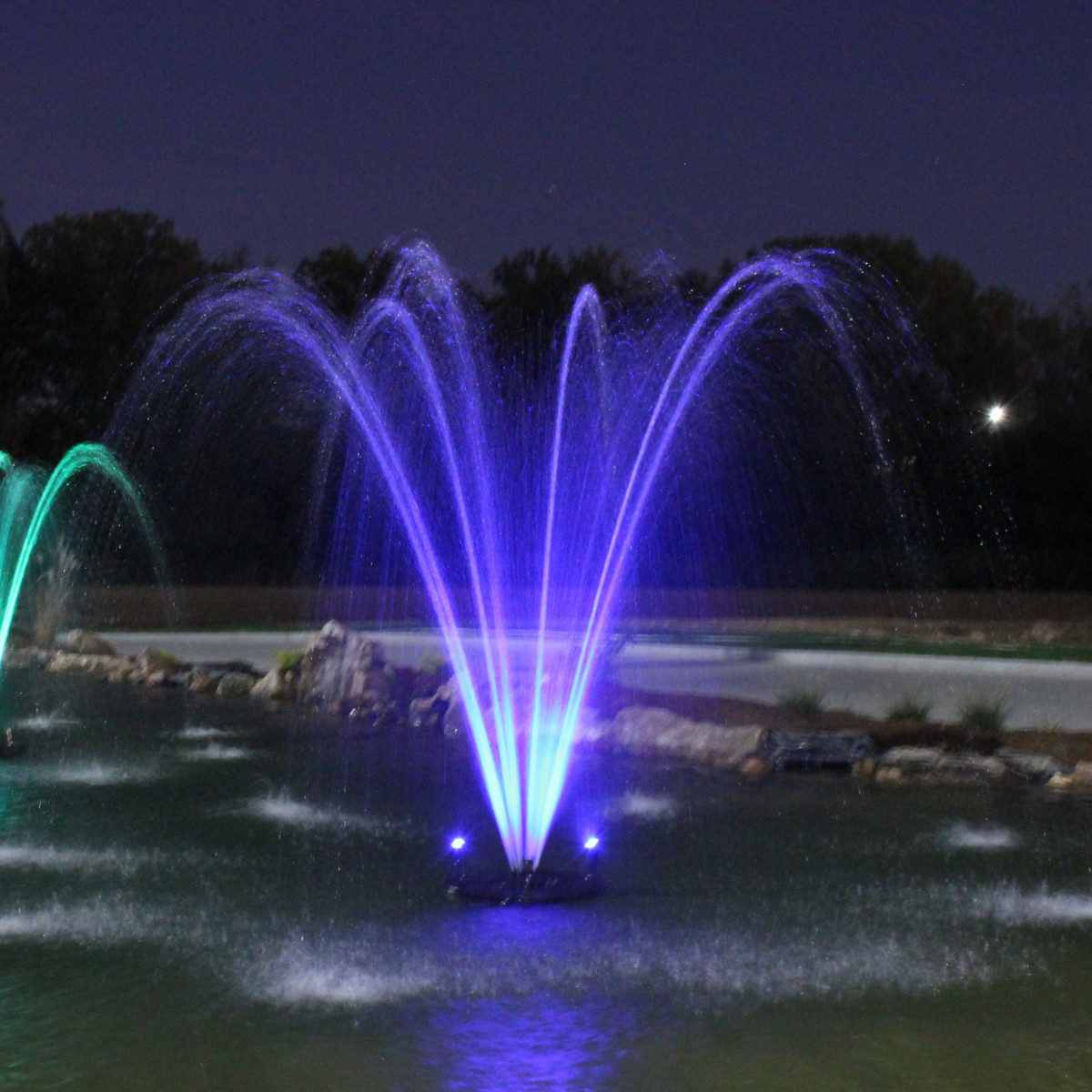 Floating Fountain, 1/2 HP, 100' Cord, 6,100 GPH, Color LED Lights, 9 Patterns