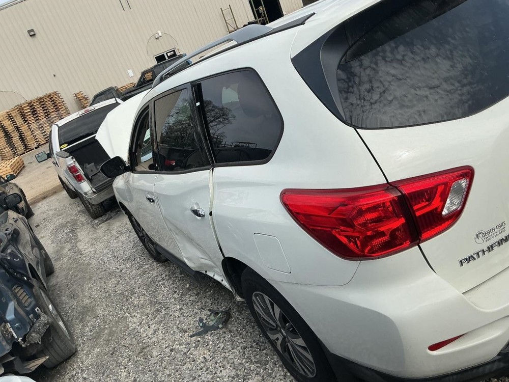 PATHFINDR 2017 Glove Box 4994777