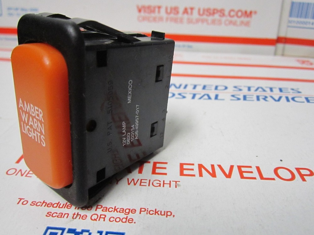 Thomas Panel Light AMBER Warn Lights A06-49957-017 NEW, S3