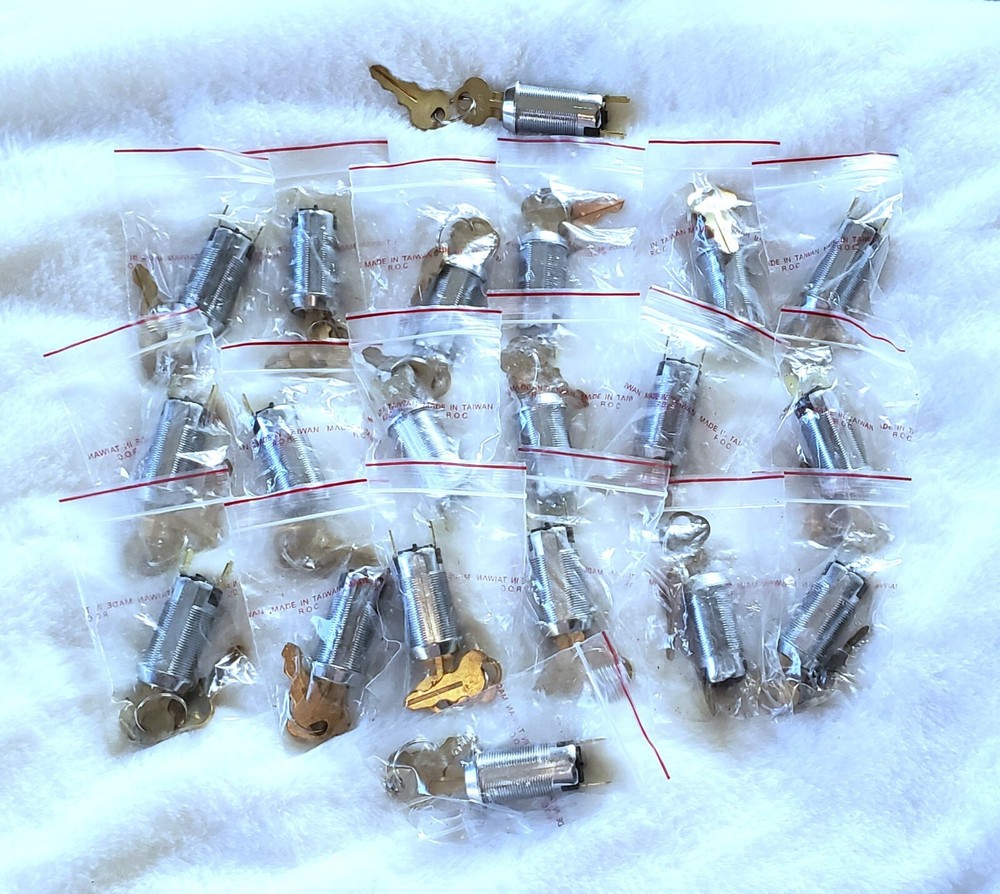 Momentary Switch Lock - Keyed Alike - Spring Return - 2 Keys