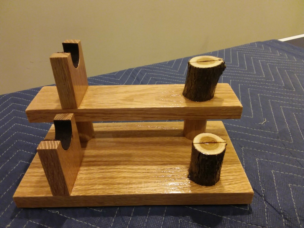 1--SOLID NORTHERN RED OAK DOUBLE KNIFE DISPLAY STAND