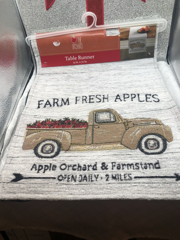 The Orchard Table Runner Farm Fresh Apples 13" x 72" Polyester Blend NWT