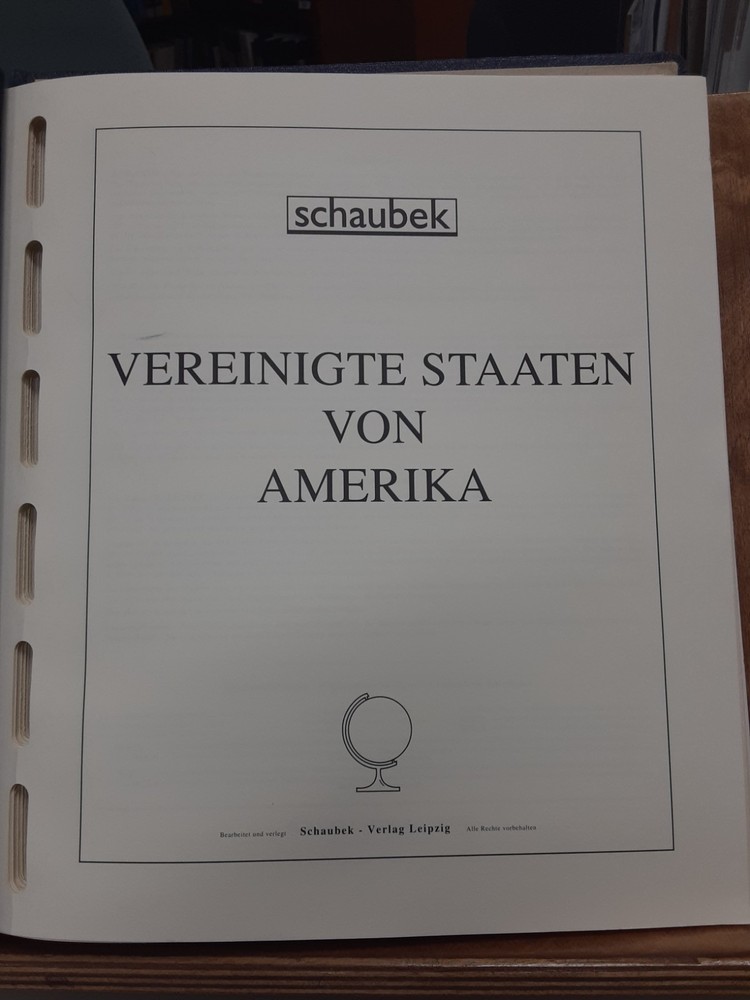 1986-1989 US Hingeless Schaubek pages in Lighthouse spring back cover no stamps