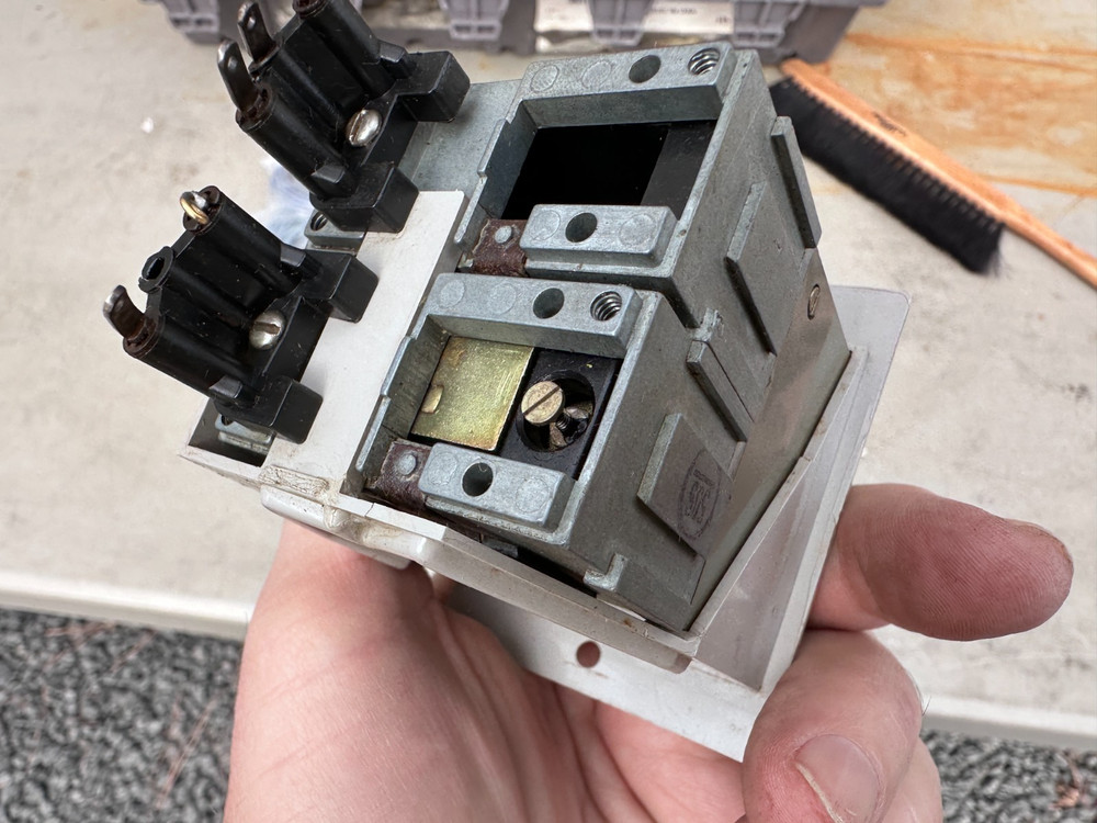 REDINGTON COUNTERS F8-5206, 24 VDC