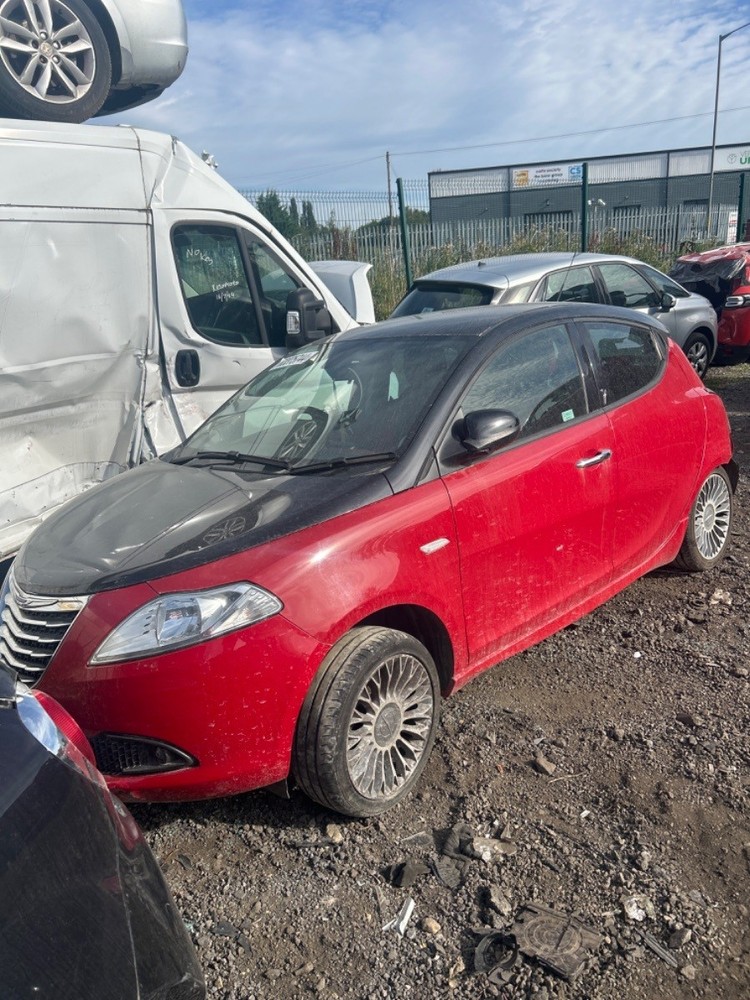 CHRYSLER YPSILON ELECTRIC STEERING COLUMN