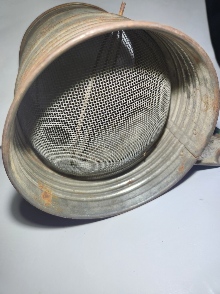Vintage Bromwells 3 cup sifter