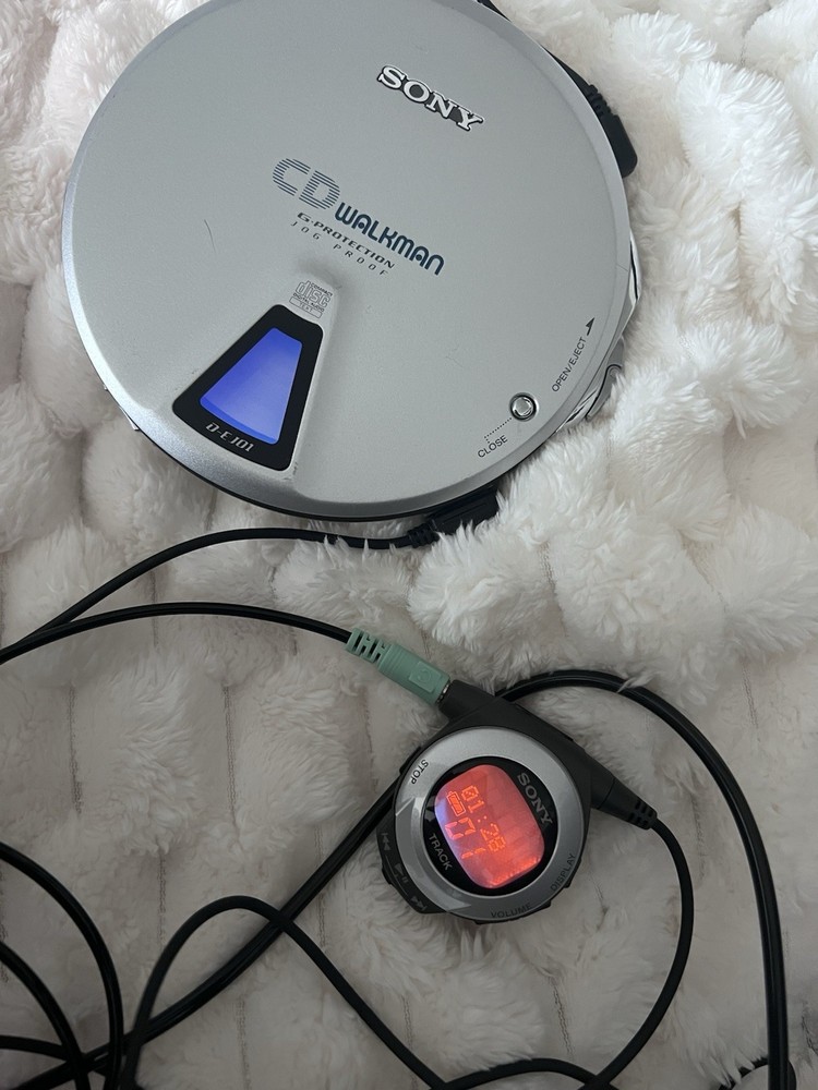 Sony D-EJ01 CD Walkman Portable Disc Player w/ Remote + Battery Case Bundle