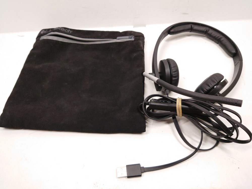 Logitech A-00057 USB Headset with Microphone Storage Bag - Tested and Working