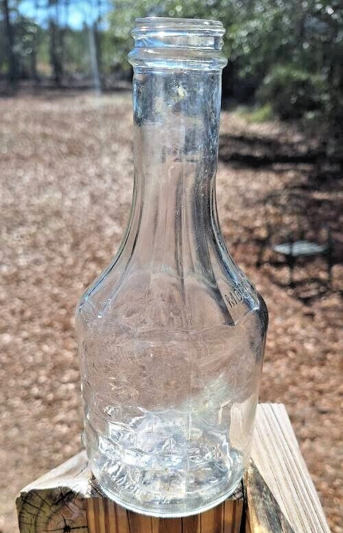 Vintage Mogen David Wine Corp Embossed Ribbed Bottle EMPTY 4/5 Quart