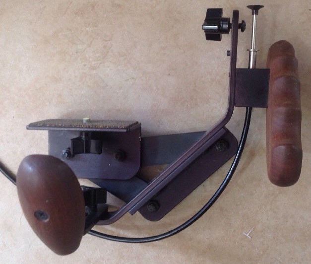 Stroboframe 225 Professional Flash Bracket w/ Diffusalite II & Pro Padded Case