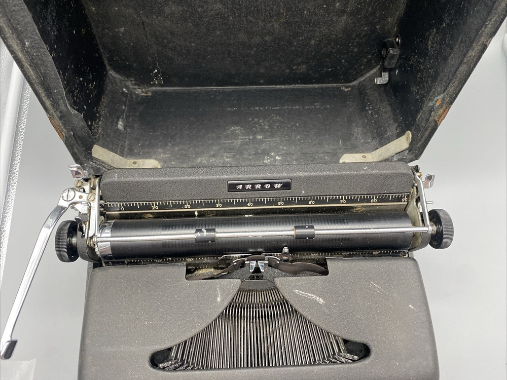 Royal Typewriter Arrow Black with Case