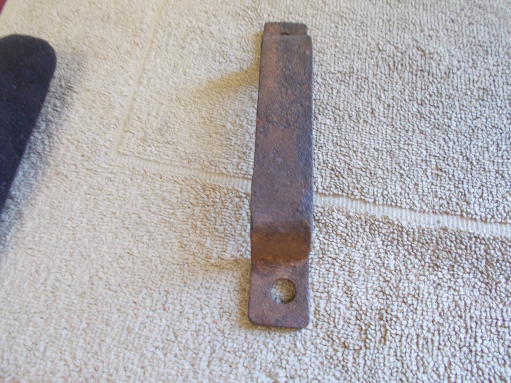 VINTAGE HANDLE CAST IRON DRAWER PULL BARN BLACKSMITH HAND MADE PRIMITIVE