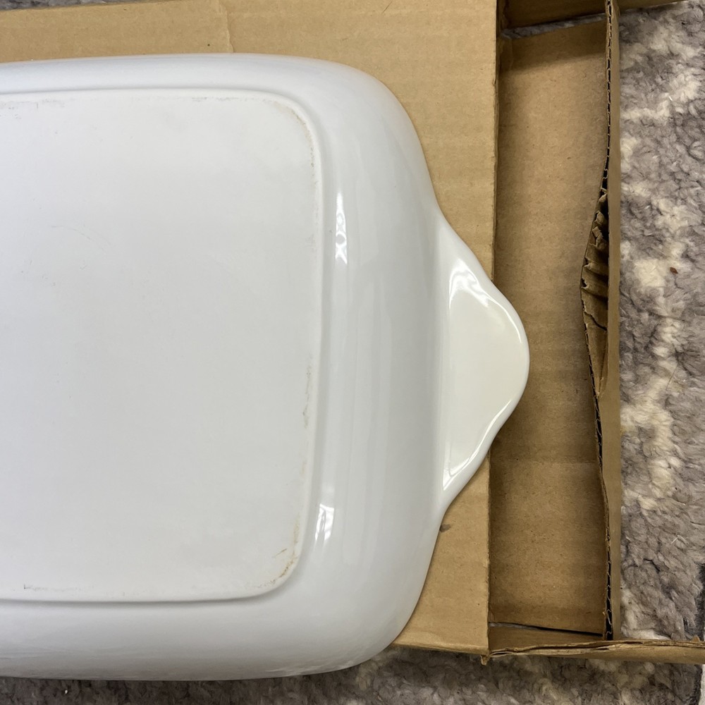 Holiday Hostess 2 Quart Baker Christmas