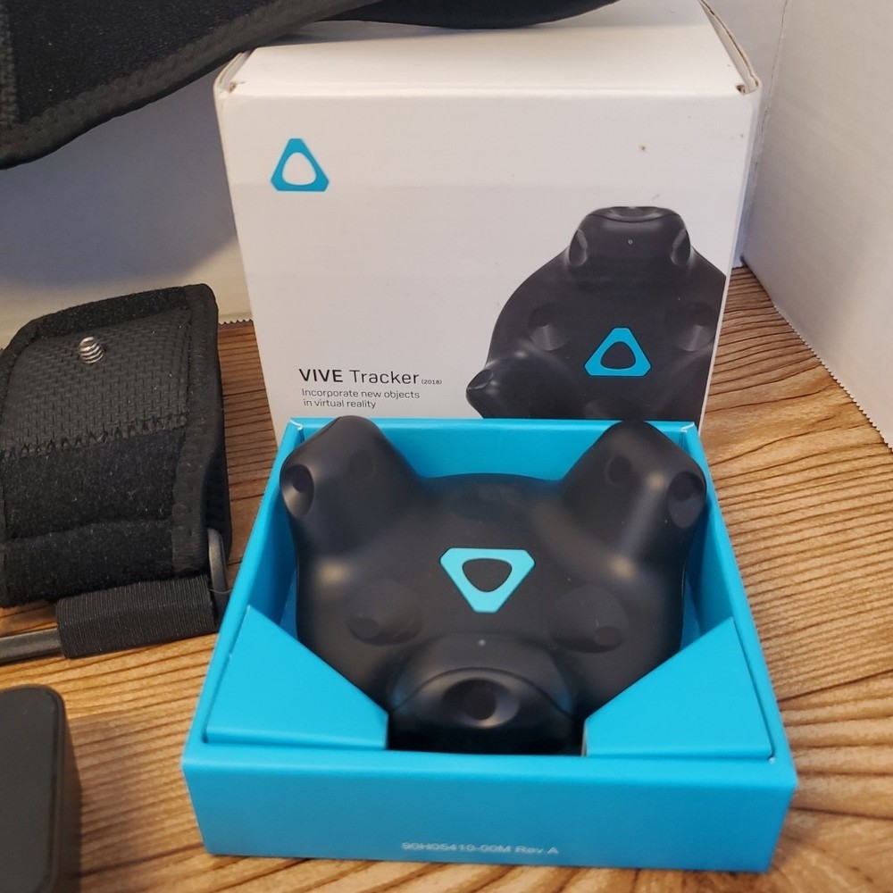 2x HTC Vive Tracker 2018 2.0 Full Body Tracking VRChat - Complete Dongle Straps
