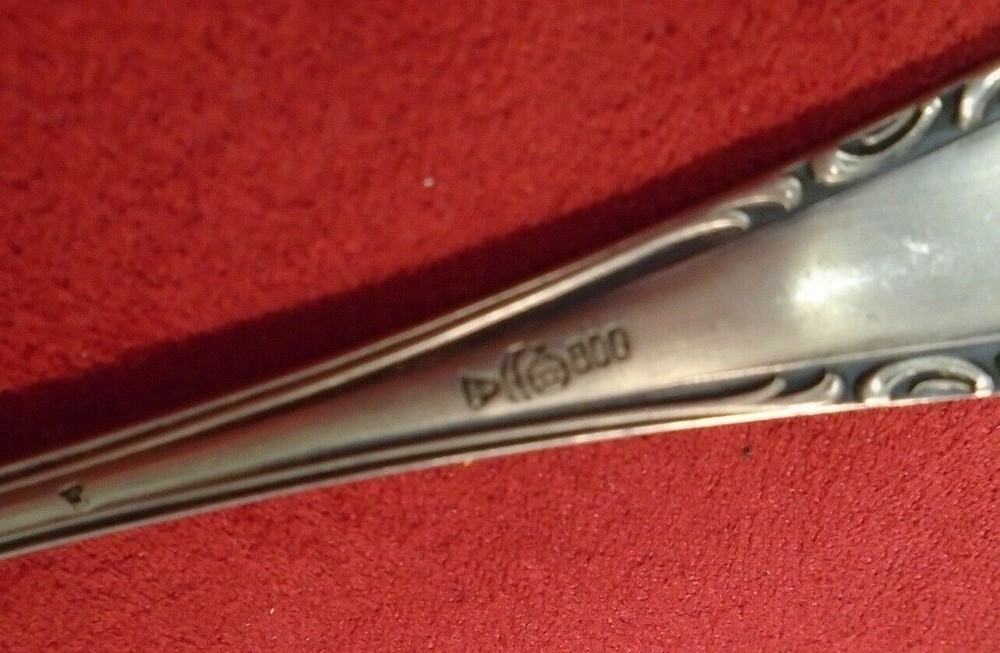 German 800 Silver Flat Handled Master Knife - Rounded End (#2225)