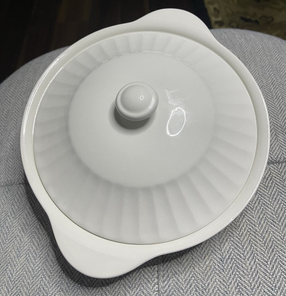 J & G Meakin White Scalloped Edge Covered Serving Dish