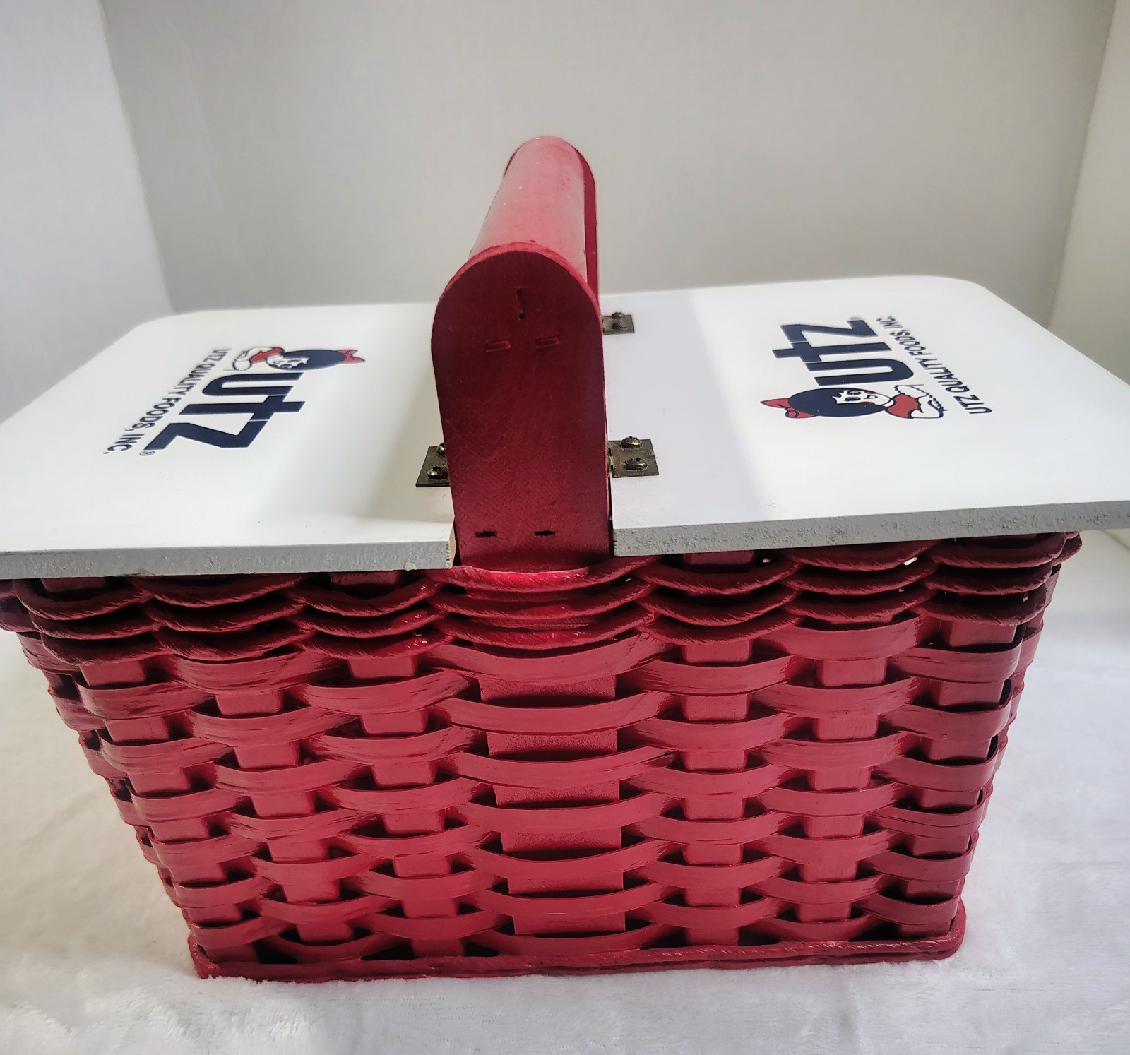 Red UTZ Quality Foods Inc Potato Chips PA Advertising Basket 12.5"x9.5"x8.5"