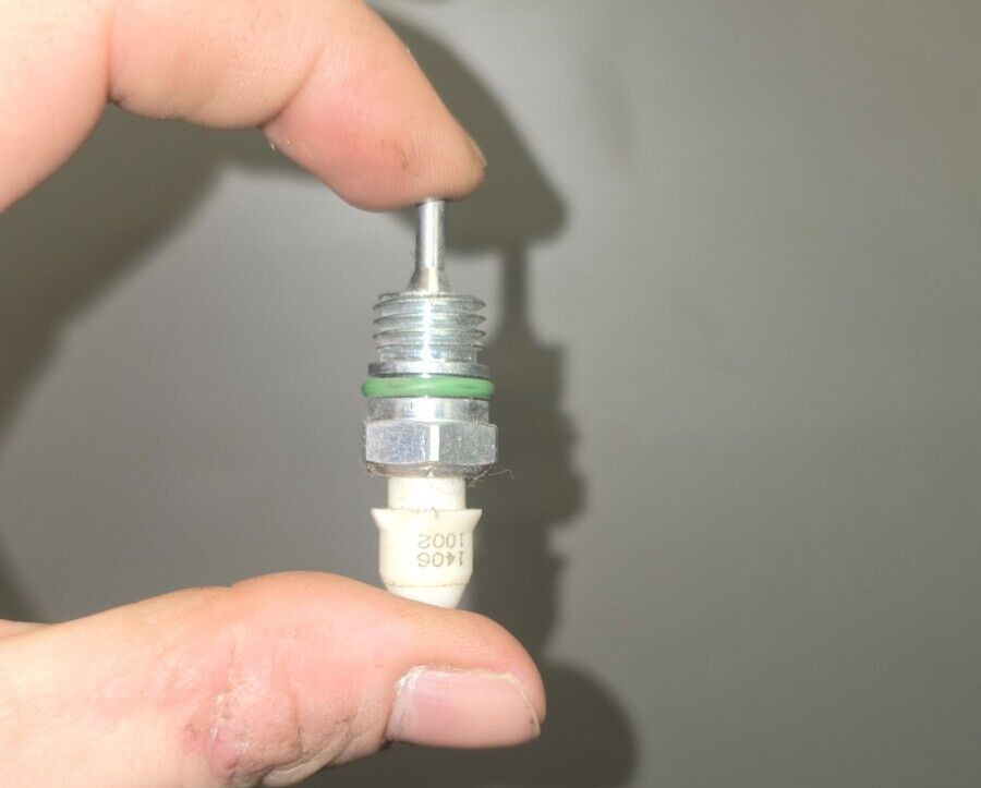 AirSource Freon Sensor For Navistars - MEI-1400