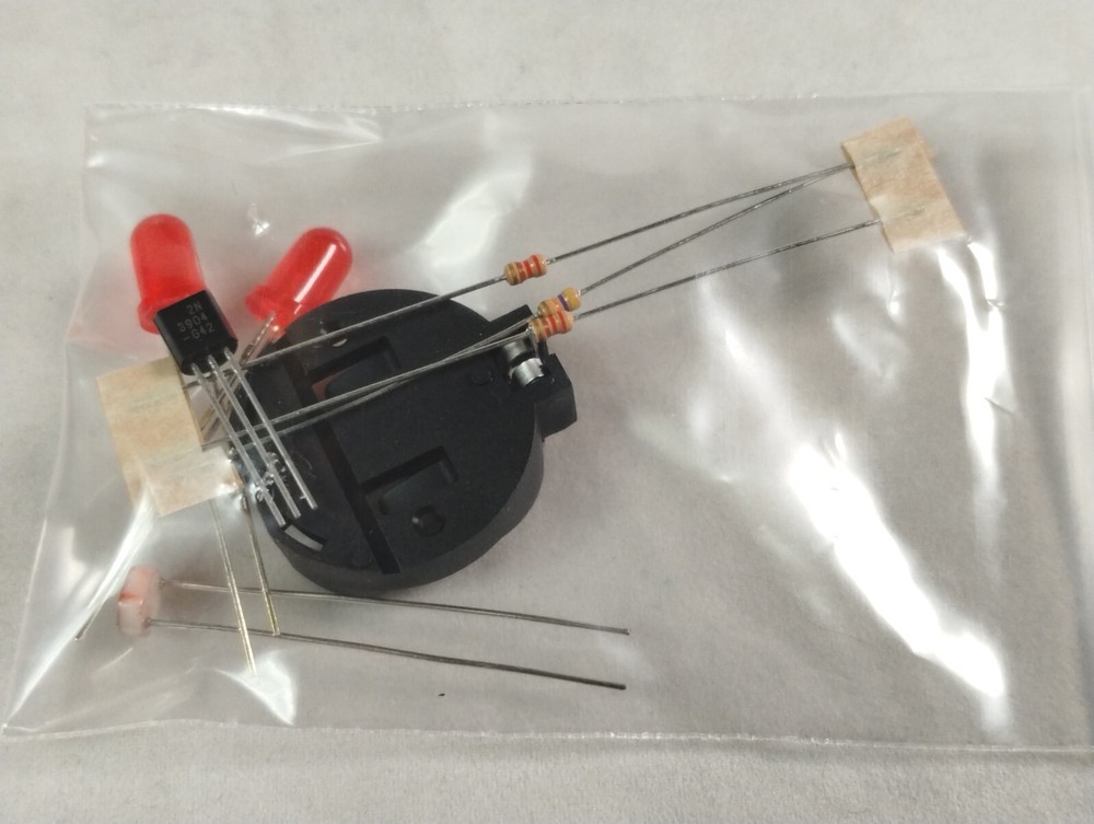 SparkFun Electronics Beginning Soldering Weevil Eye Kit 10723 Educational NOS