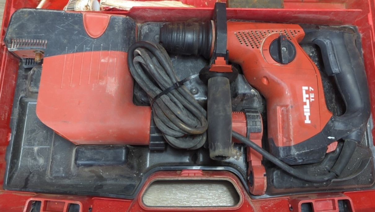 Hilti TE7 DRS Hammer Drill SDS Rotary Hammer with TE DRS-M01 Dust collector