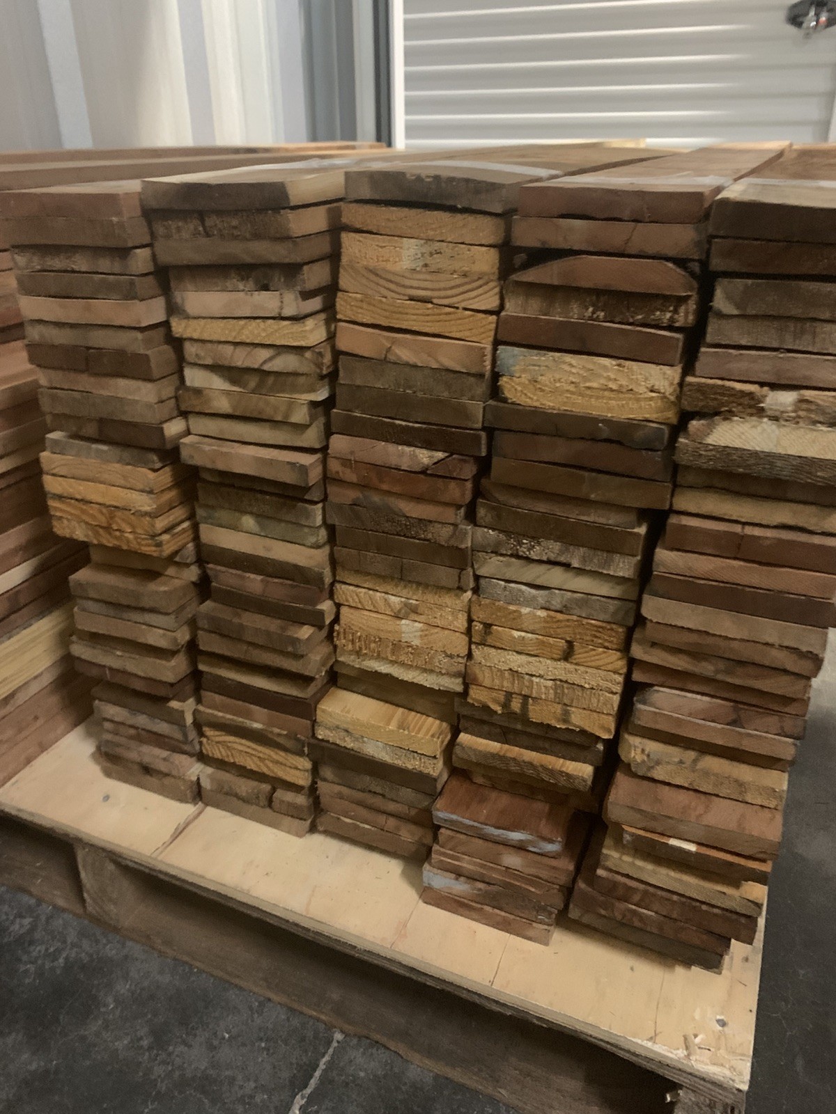 Pallet Boards Reclaimed Oak/pine NAIL FREE 10pcs 10sqft