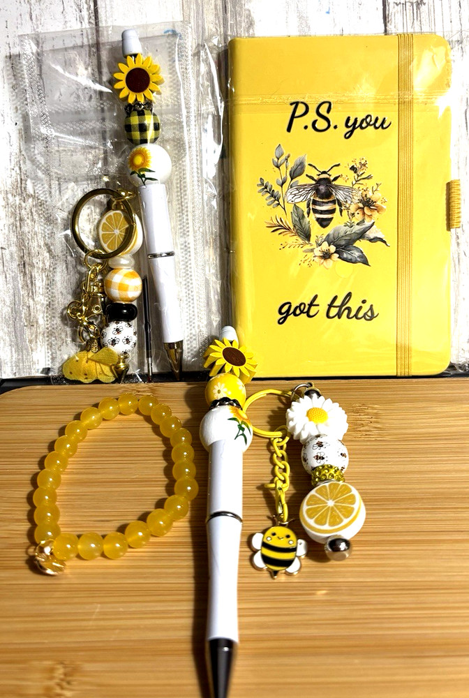 2 HANDMADE BEAD PENS & 2 BEAD KEY CHAINS-& INK REFILL ea & Note Pad & box