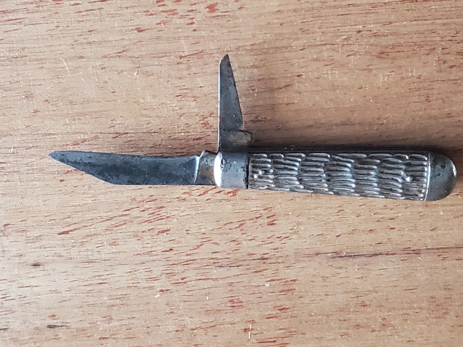 Vintage IMPERIAL 2 Blade Folding Pocket Knife Metal Handles NO Snap Rough Bad