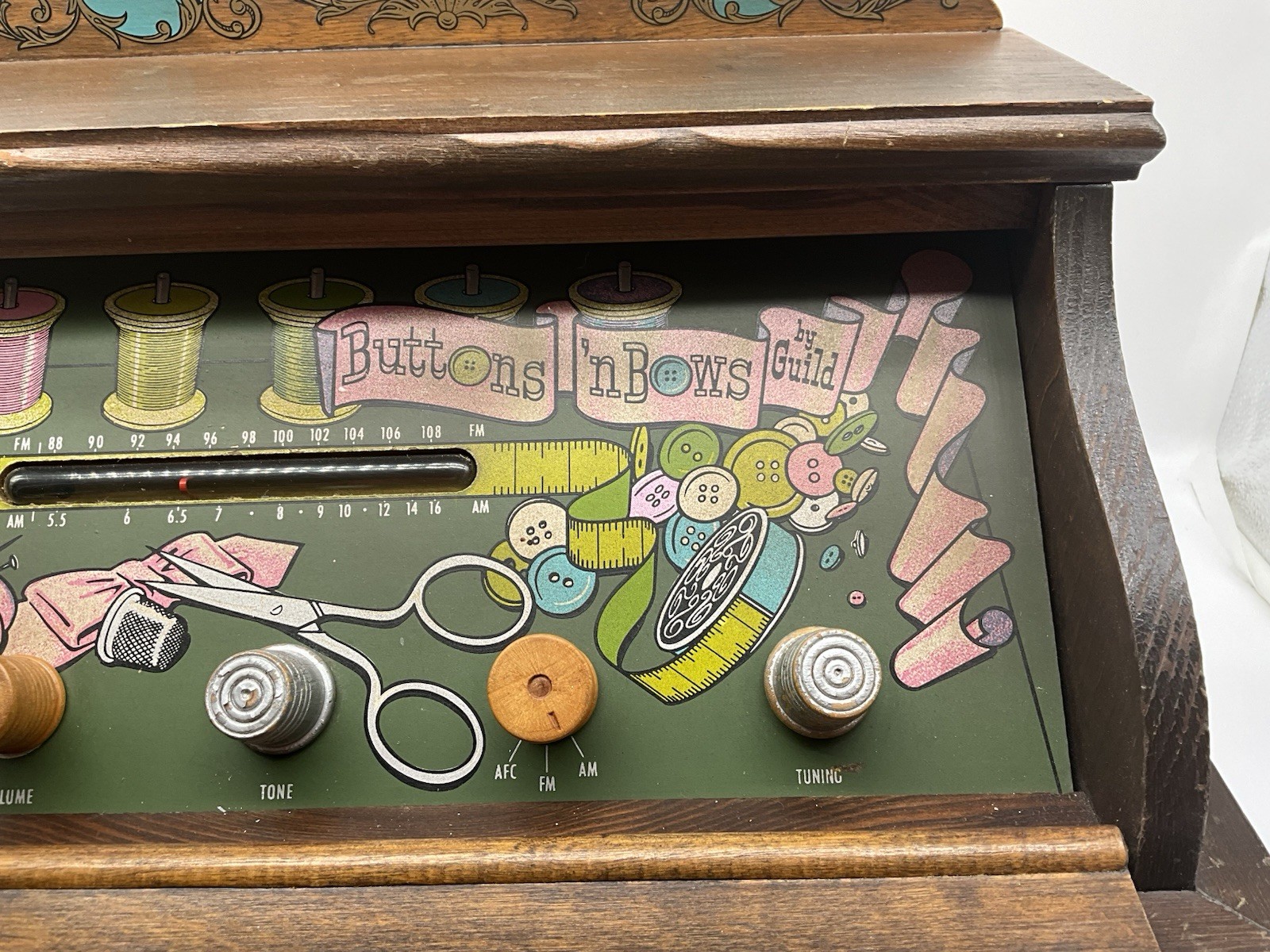 Guild Vintage 1965 "Button & Bows " Vacuum Tube AM/FM Radio Sewing Cabinet