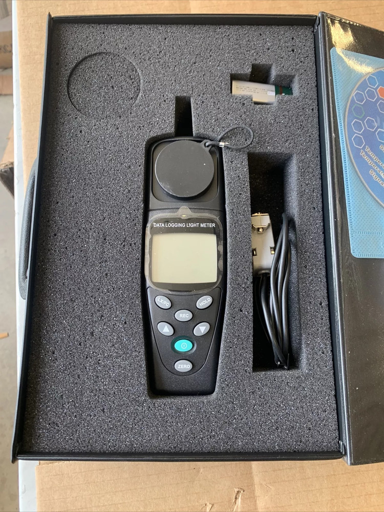 General Tools DLM203DL Data Logging Light Meter - Precision Measurement Tool