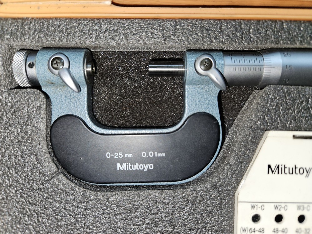 Mitutoyo 126-125 Interchangeable Anvil Screw Thread Micrometer 0 - 25mm Range