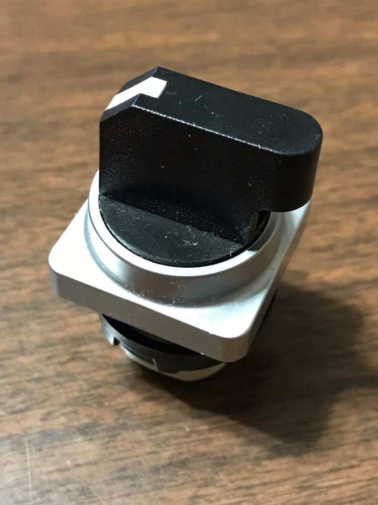 Square D 9001 D2G3S 3 Three Position Selector Switch NEW NOS NIB