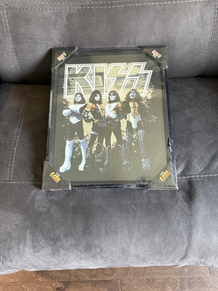 Kiss Love Gun Mirror