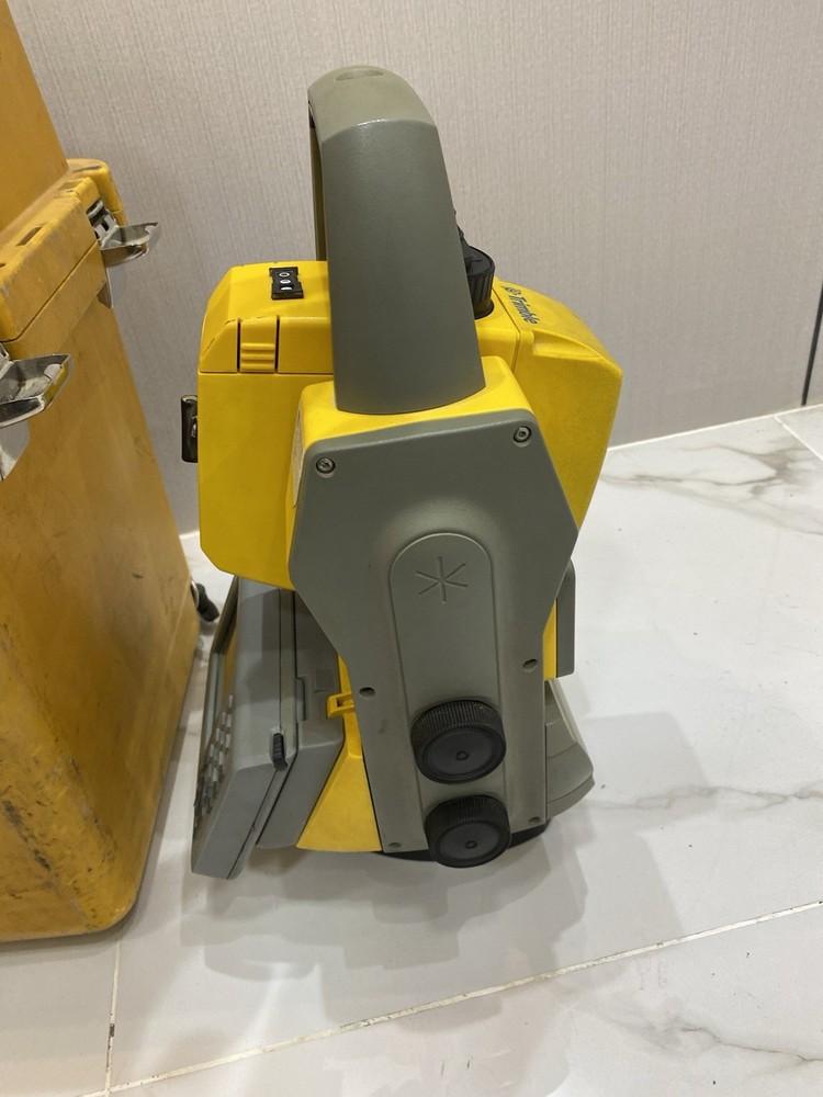 Trimble 5503 DR200+ Total Station With Trimble CU Controller