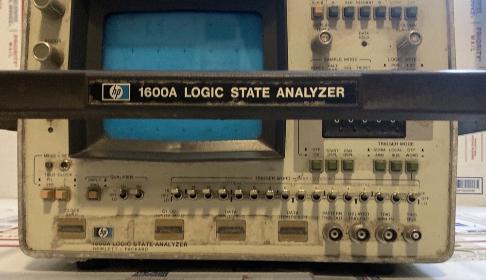 UNTESTED - AS-IS - HP 1600A Logic State Analyzer W/ 4x OEM HP Data Probes