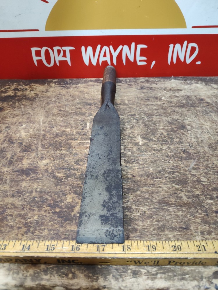 Early Unmarked 2" Square Edge Socket Framing Chisel Timber Slick