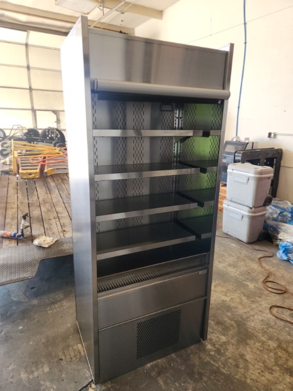Structural Concepts Oasis Refrigerated Display Case – Model B3424