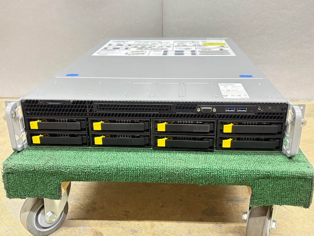NEW (Open Box) | Intel Rr2000 / J61904-002 8x2.5" 2U Rackmount Server Chassis
