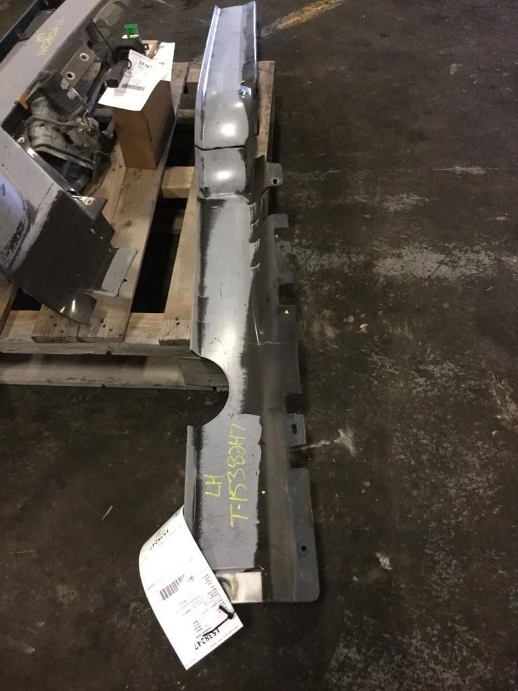 For 2007 VOLVO VNL SIDE FAIRING Left ,  OH