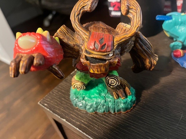 Lot(987)-Skylanders Figures You Choose $2.00 Each