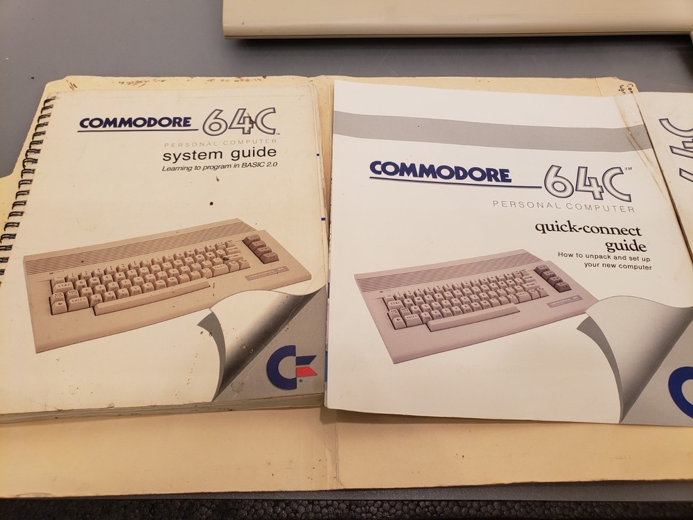 Vintage Commodore 64C Console Home Personal Computer w/ accessories ***Tested