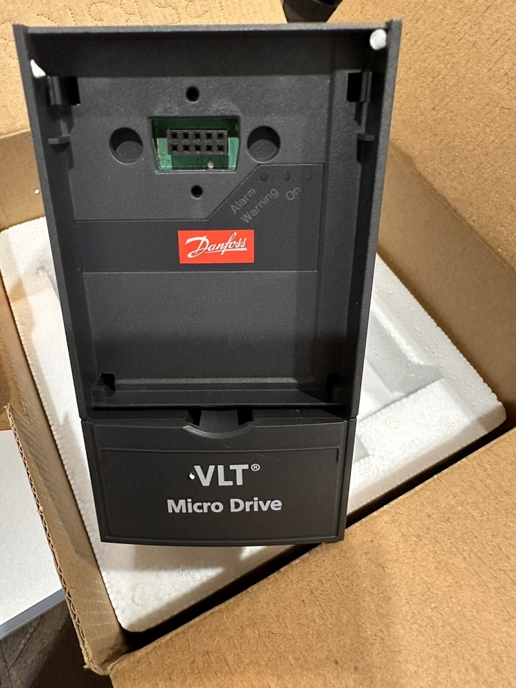 NEW Danfoss 132F0003 VLT Micro Drive