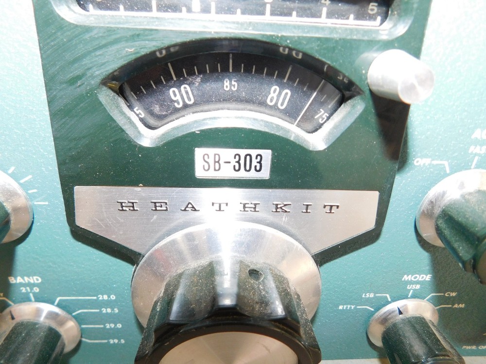 HEATHKIT SB-303 HF RECEIVER & SB-401 HAM BAND TRANSMITTER W/ MANUALS (IEG66)