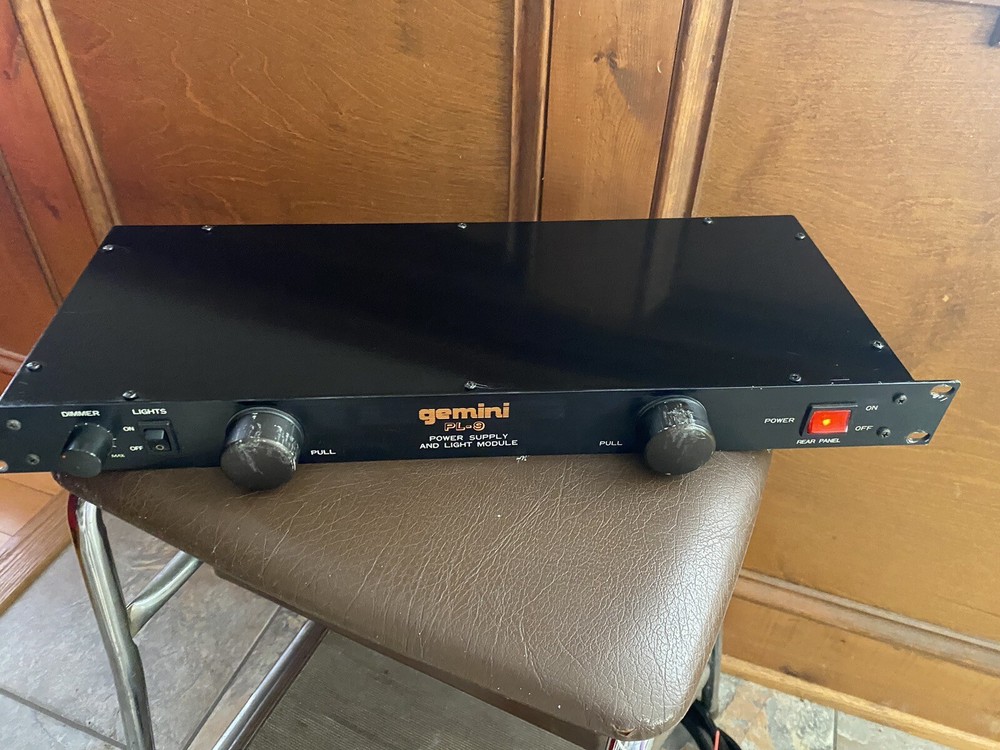 Gemini PL-9 Rack Mountable Power Supply and Light Module 8 Outlets - TESTED