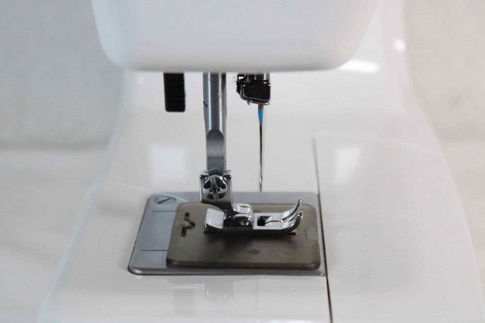 Janome HF107 Sewing Machine Compact Lightweight