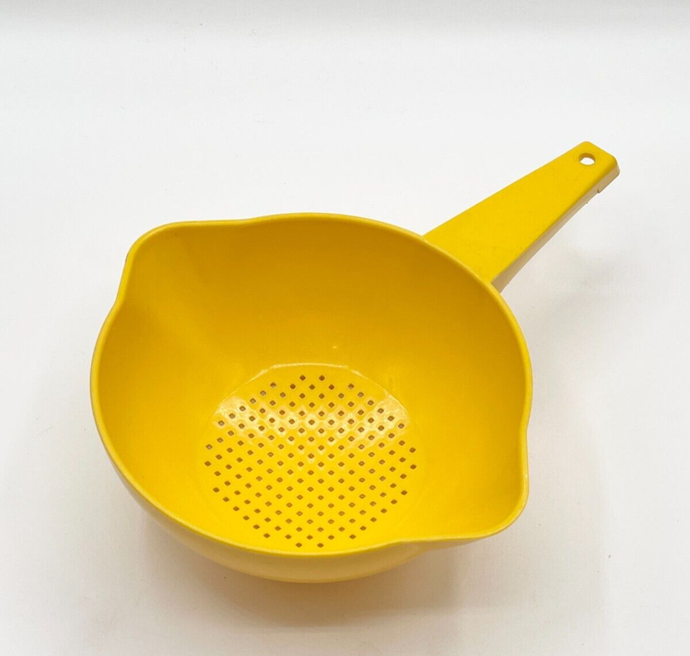 Vintage Tupperware Yellow 1 quart Colander Strainer 1200