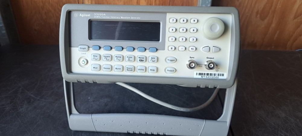 Agilent Keysight 33220A 20MHz Function Waveform Generator