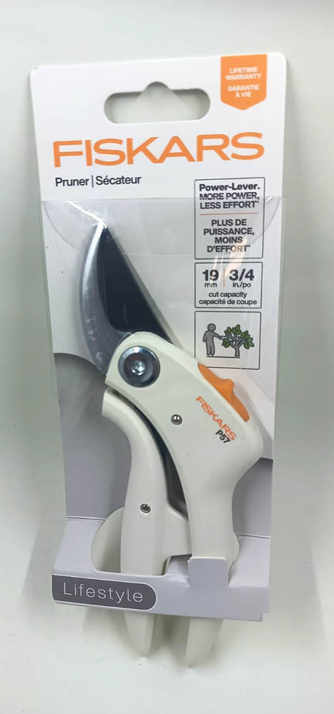 FISKARS PRUNER Shears Forged for Strength Standard Pruning 3/4” Cut Capacity NEW