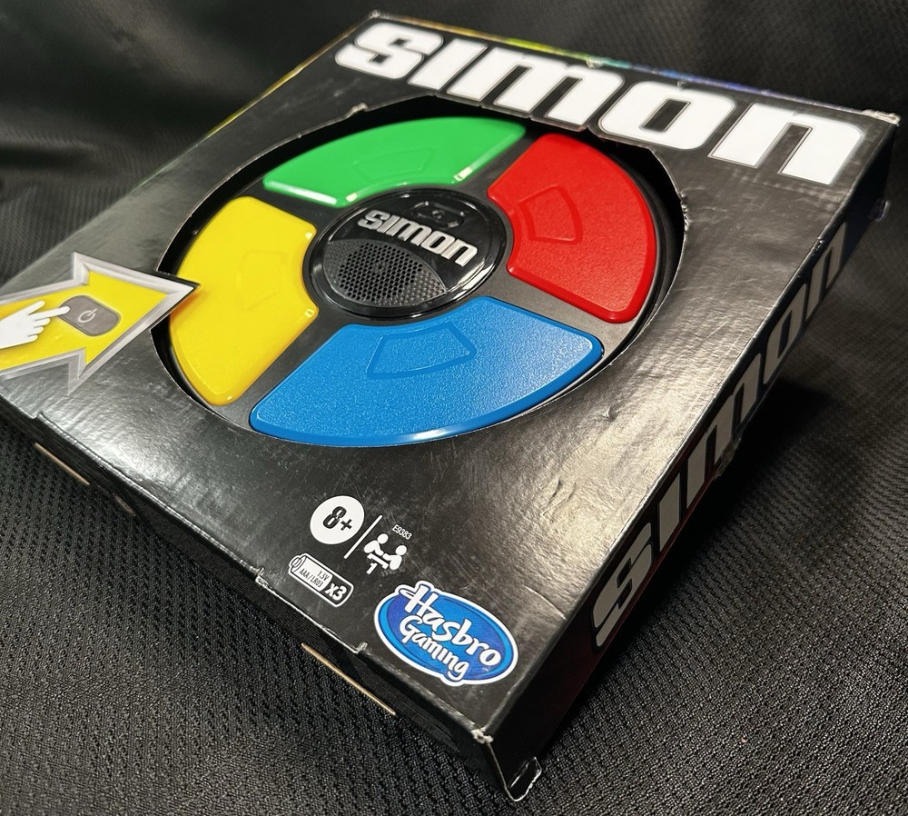 Hasbro Simon Electronic Handheld Game Ages 8+ Classic Memory Sealed Circa 2020