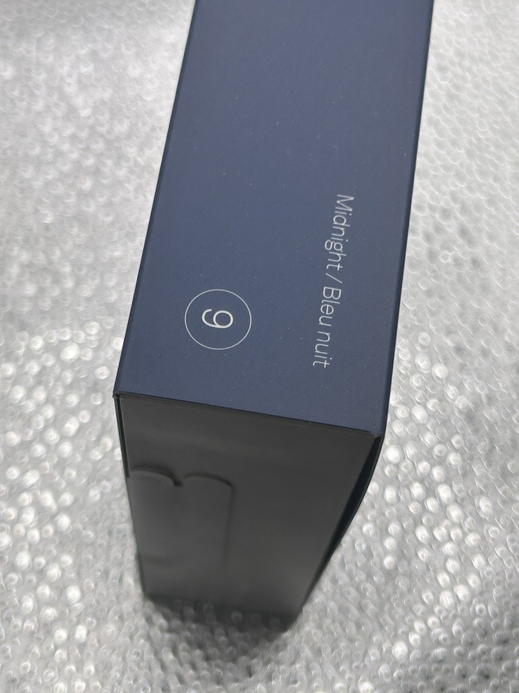 Oura Ring Gen 4, Ceramic Midnight Size 9